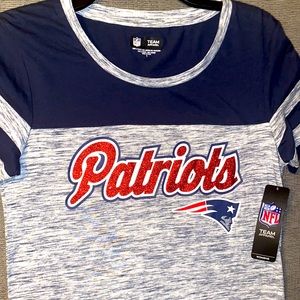 Woman’s Patriots NFL top